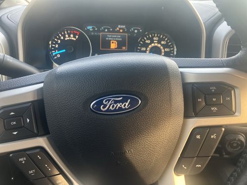 Used 2019 Ford F150 Lariat w/ Equipment Group 502A Luxury AWD/4WD image 22