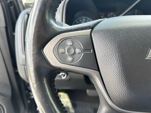 Used 2017 Chevrolet Colorado Z71 AWD/4WD image 19
