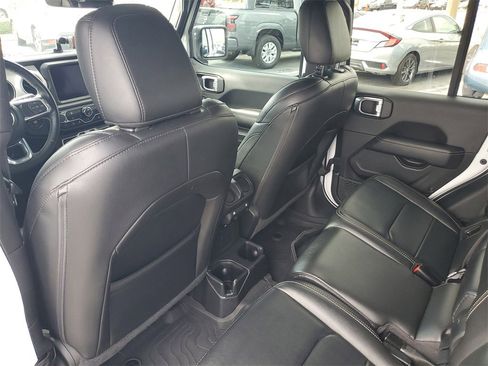 Used 2022 Jeep Gladiator Overland w/ Popular Equipment Package image 11