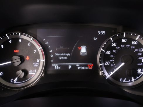 Used 2024 Toyota Highlander XLE AWD/4WD image 4