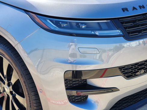 New 2025 Land Rover Range Rover Sport Dynamic SE image 8