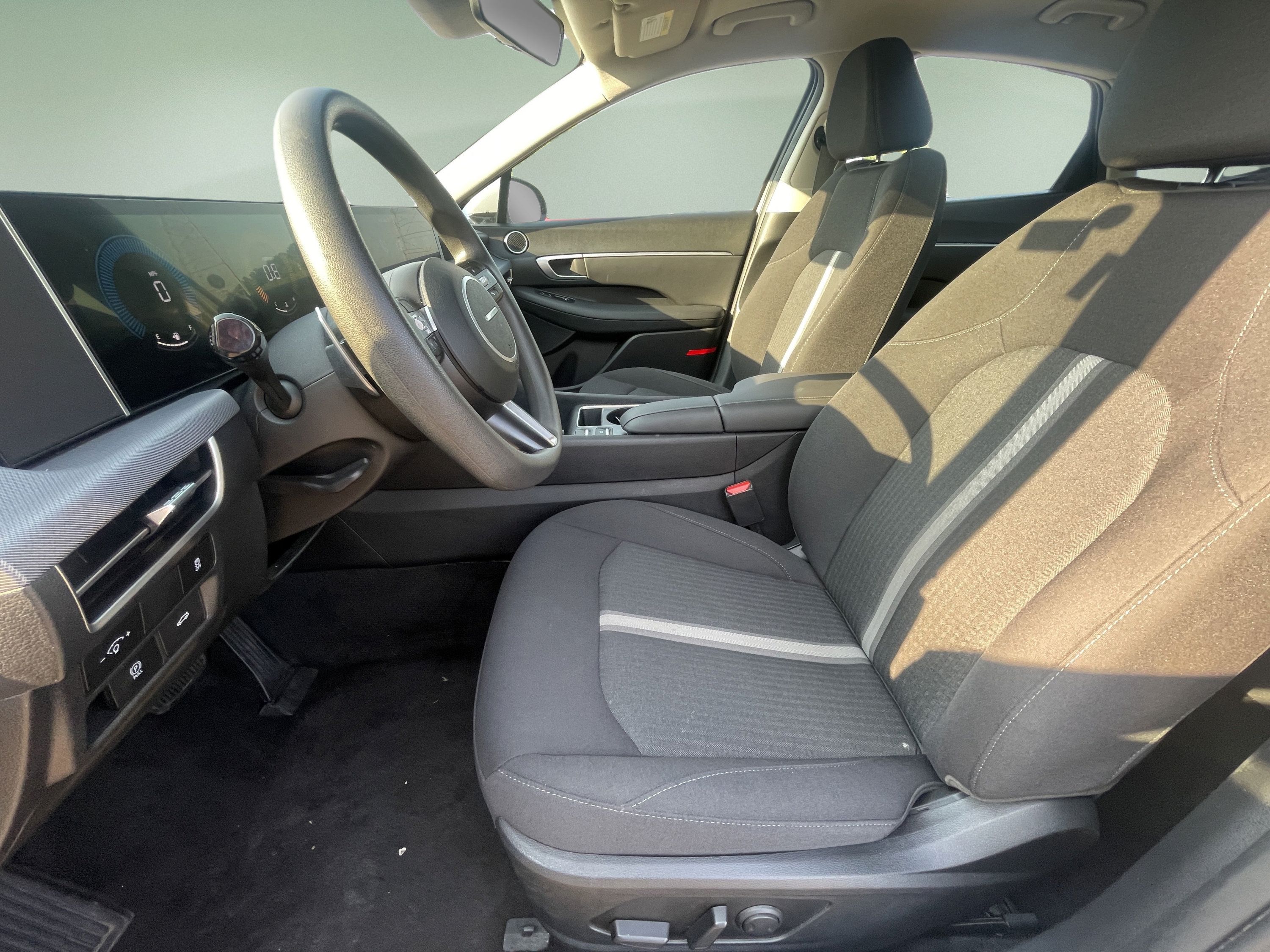 Used 2025 Hyundai Sonata SEL FWD image 9