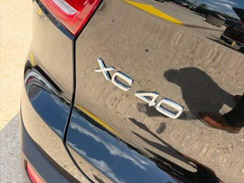 Used 2026 Volvo XC40 B5 Plus AWD/4WD image 9