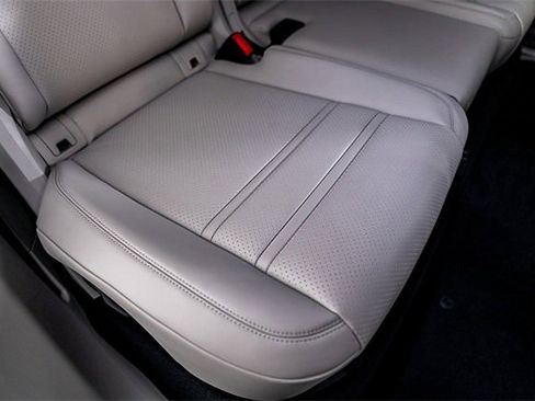 Used 2022 Porsche Cayenne S image 34