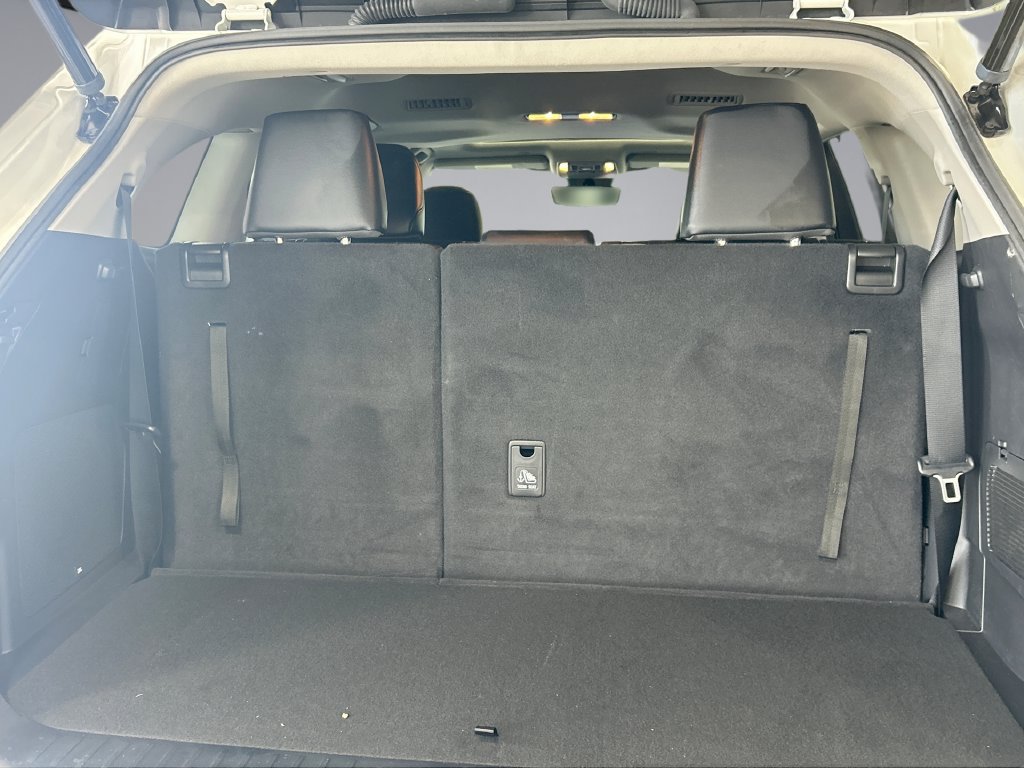 Used 2023 Toyota Highlander Limited FWD image 17