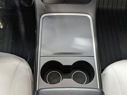 Used 2022 Tesla Model Y Performance image 12