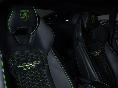 Used 2020 Lamborghini Huracan EVO image 61