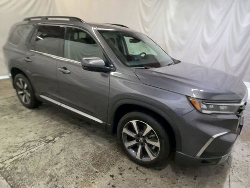 Used 2025 Honda Pilot Elite image 2