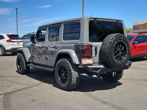 Used 2022 Jeep Wrangler Unlimited Sahara w/ LED Lighting Group AWD/4WD image 8