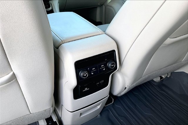 Used 2020 GMC Acadia Denali FWD image 25