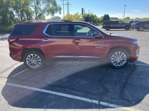 Used 2022 Chevrolet Traverse High Country w/ LPO, Floor Liner Package image 7