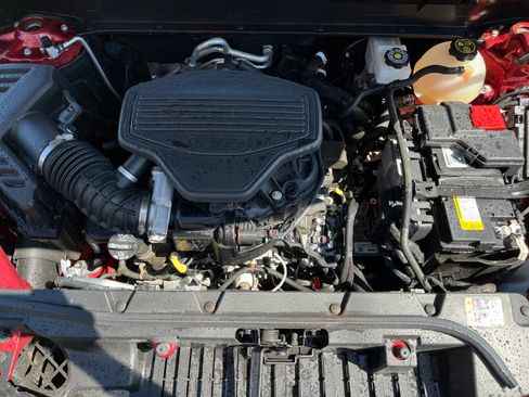 Used 2023 GMC Acadia Denali FWD image 9
