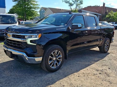 Used 2023 Chevrolet Silverado 1500 LT AWD/4WD image 3