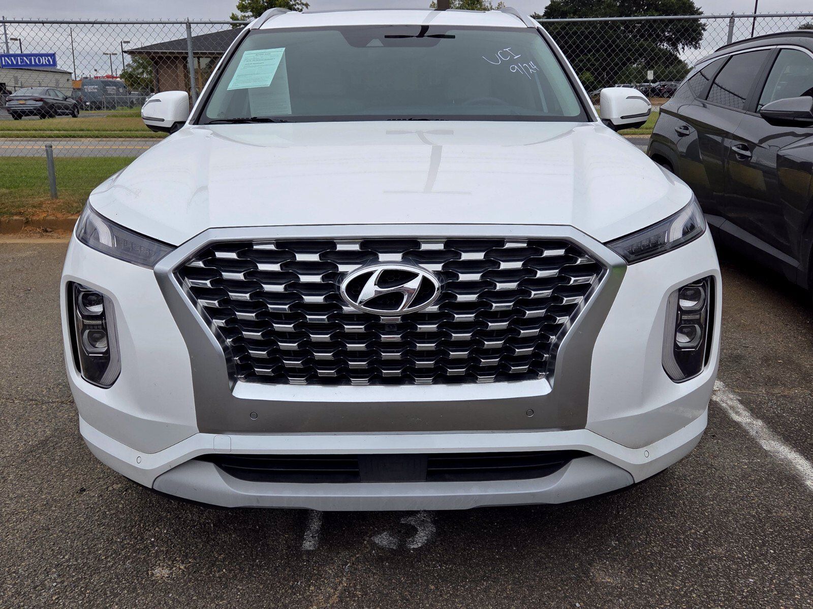 Used 2022 Hyundai Palisade Limited FWD image 2