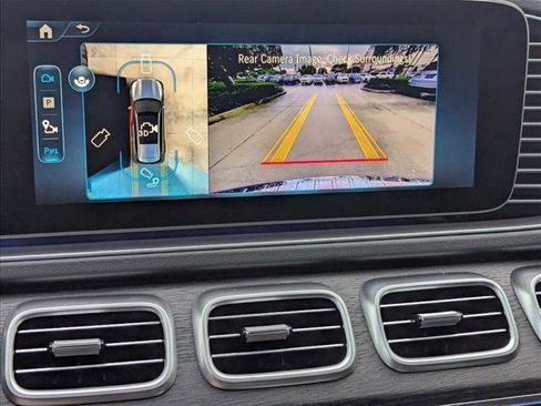 New 2026 Mercedes-Benz GLS 580 4MATIC image 12