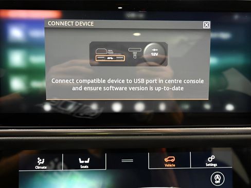 Used 2019 Land Rover Range Rover Long Wheelbase Supercharged image 32