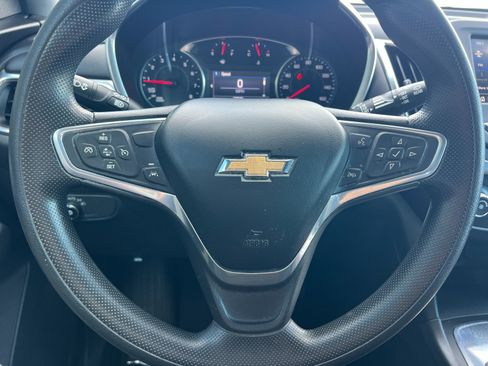 Used 2022 Chevrolet Equinox LT FWD image 23