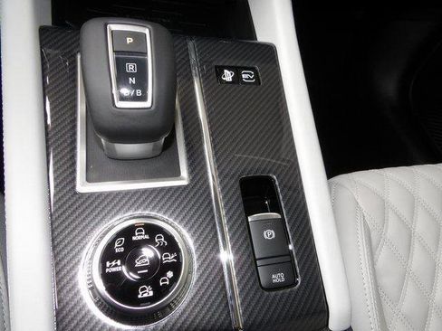 New 2025 Mitsubishi Outlander SEL image 23