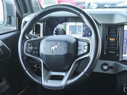 Used 2023 Ford Bronco Badlands image 16