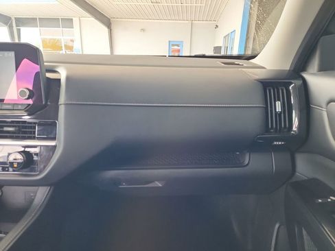 Used 2022 Nissan Pathfinder SV FWD image 21