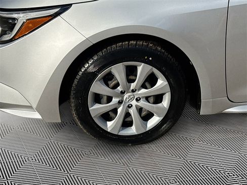 Used 2024 Toyota Corolla LE image 35