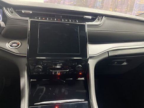 New 2025 Jeep Grand Cherokee Laredo w/ Luxury Tech Group I image 14