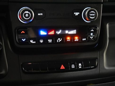 Used 2023 RAM ProMaster 3500 FWD image 10