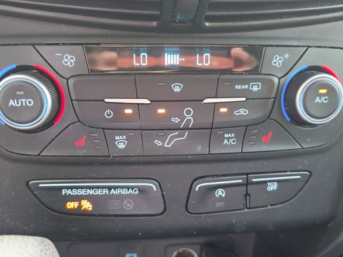 Used 2019 Ford Escape SE FWD image 17