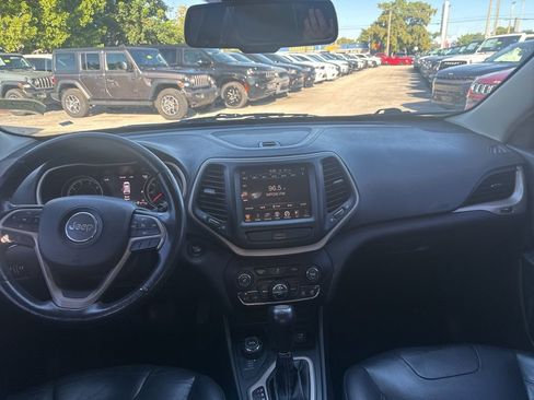 Used 2015 Jeep Cherokee Limited image 10