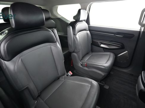 Used 2024 Kia EV9 Light Long Range RWD image 5