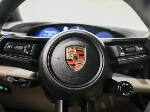 Used 2025 Porsche Macan 4S Electric AWD/4WD image 27