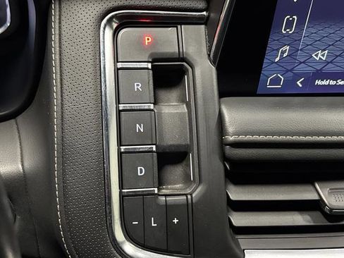 Used 2022 GMC Yukon SLT w/ SLT Premium Package image 23