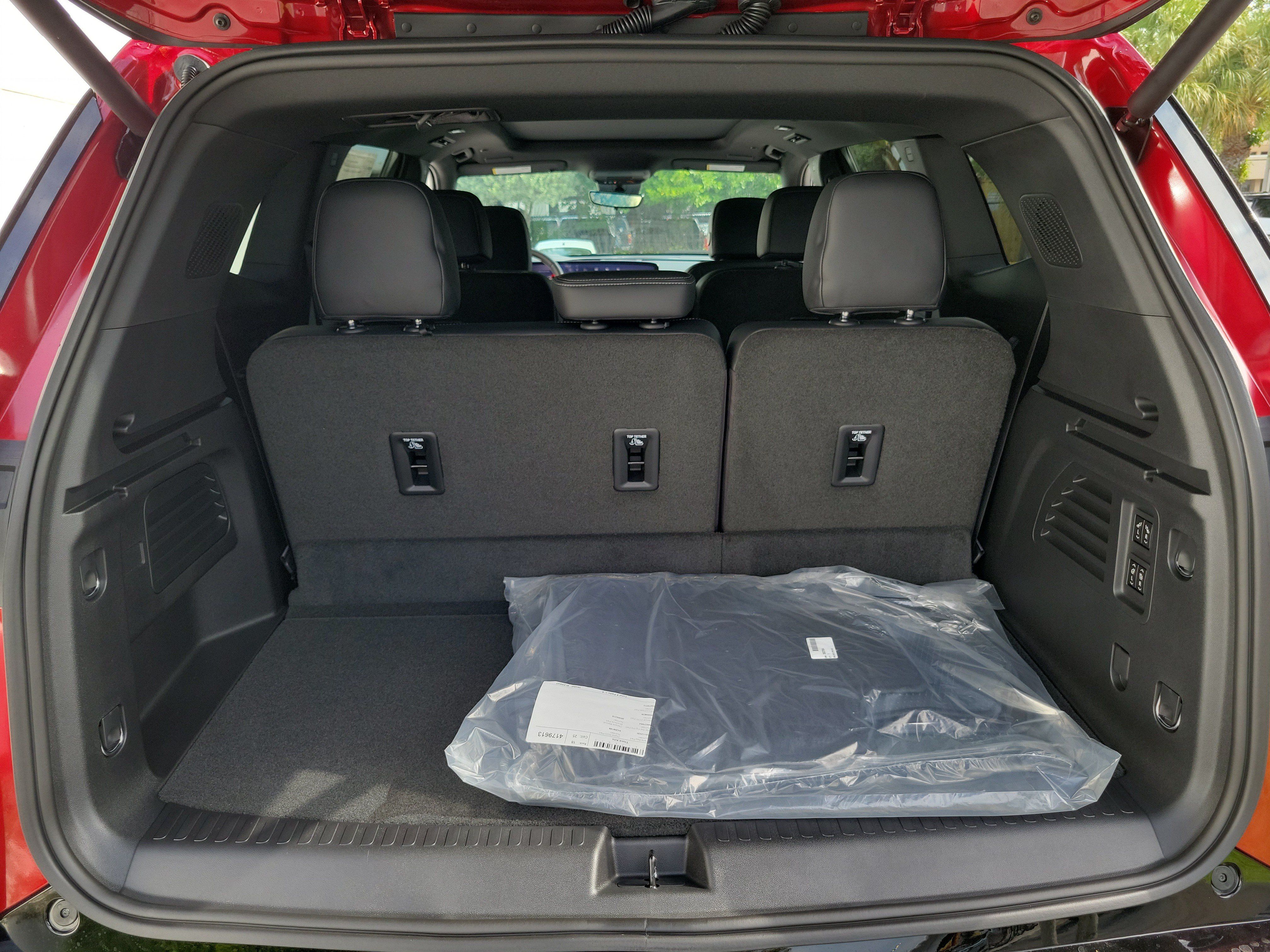 New 2026 Buick Enclave Sport Touring w/ Power Package FWD image 9