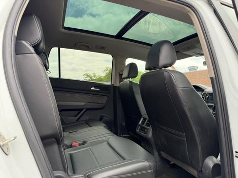 Used 2022 Volkswagen Atlas SE w/ Panoramic Sunroof Package FWD image 10