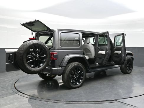 Used 2021 Jeep Wrangler Unlimited Sahara AWD/4WD image 43