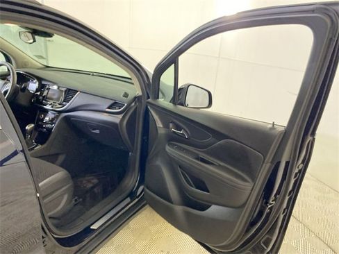 Used 2022 Buick Encore Preferred w/ Safety Package image 36