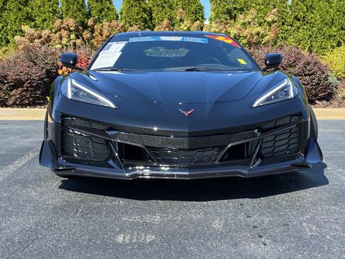 Used 2026 Chevrolet Corvette Z06 w/ Z07 Performance Package RWD image 5