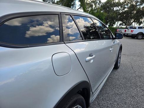 Used 2018 Volvo V60 T5 Cross Country image 4