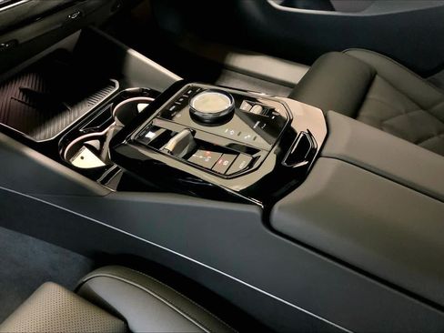 New 2026 BMW 530i xDrive w/ Premium Package AWD/4WD image 7