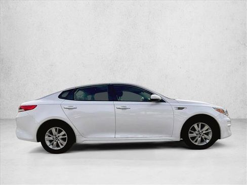 Used 2016 Kia Optima LX FWD image 5
