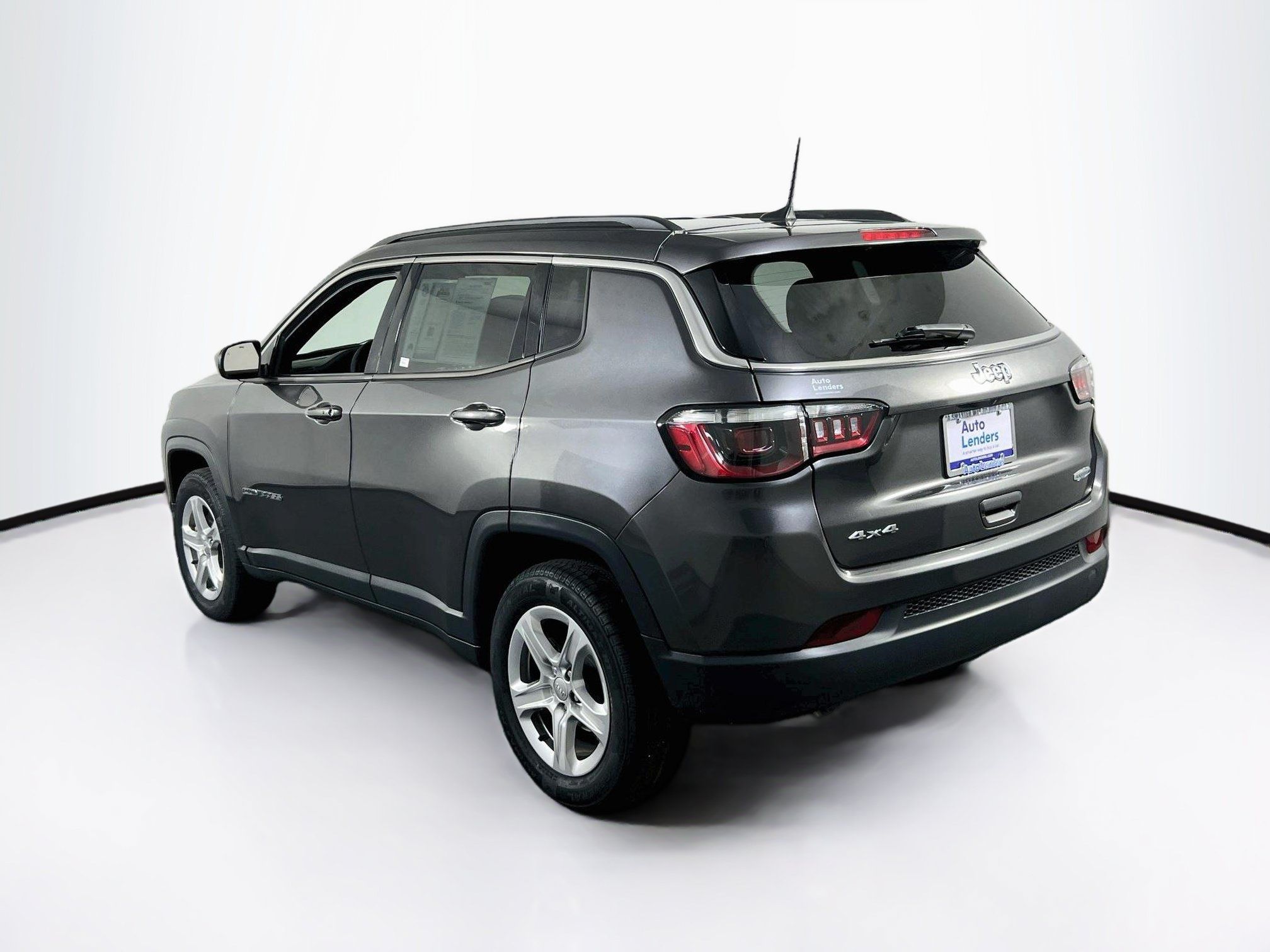 Used 2023 Jeep Compass Latitude AWD/4WD image 7