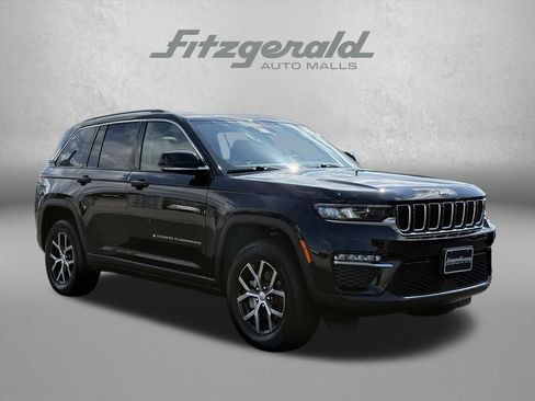 Used 2023 Jeep Grand Cherokee Limited AWD/4WD image 1