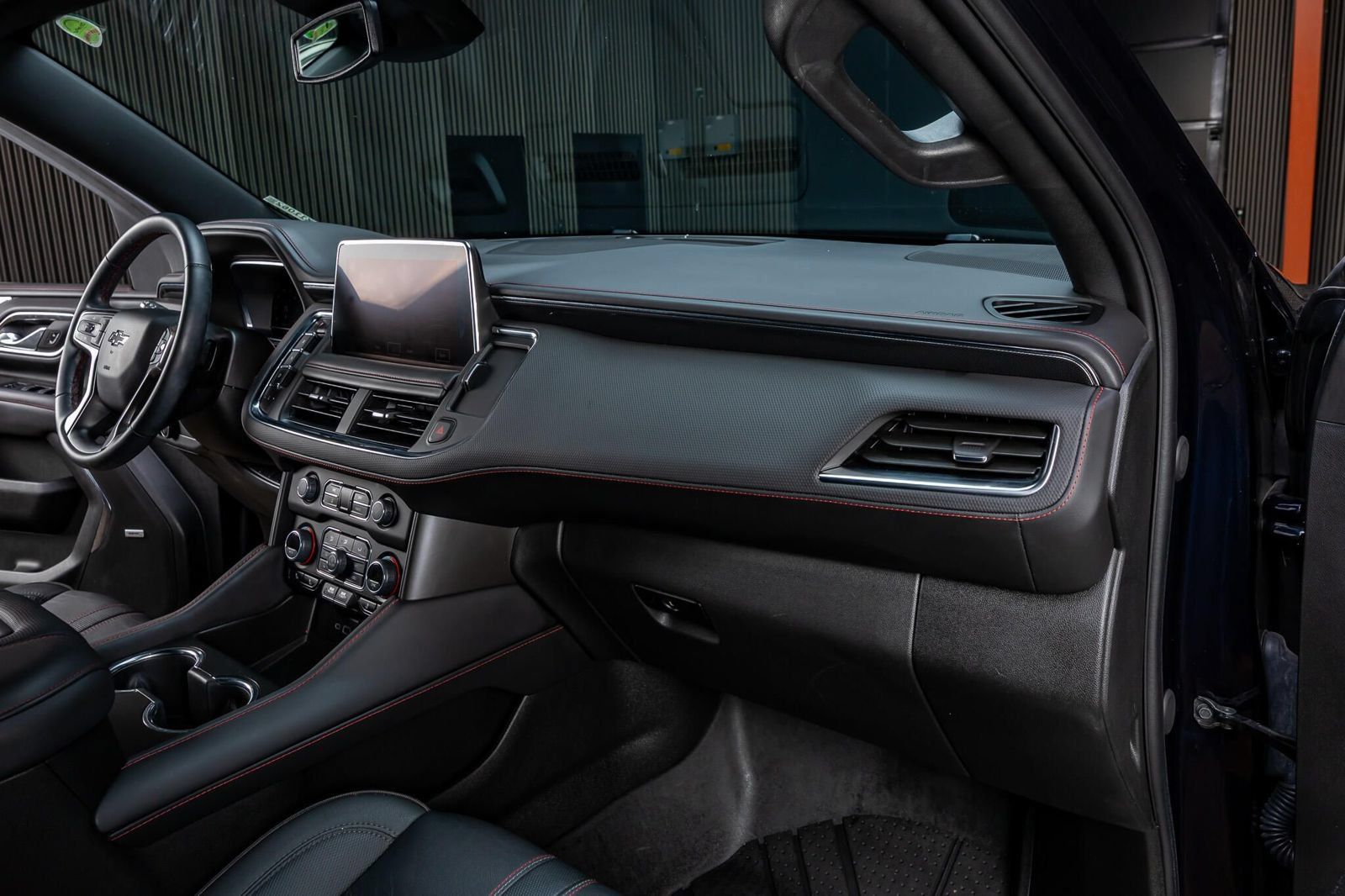 Used 2024 Chevrolet Tahoe RST w/ Luxury Package AWD/4WD image 14