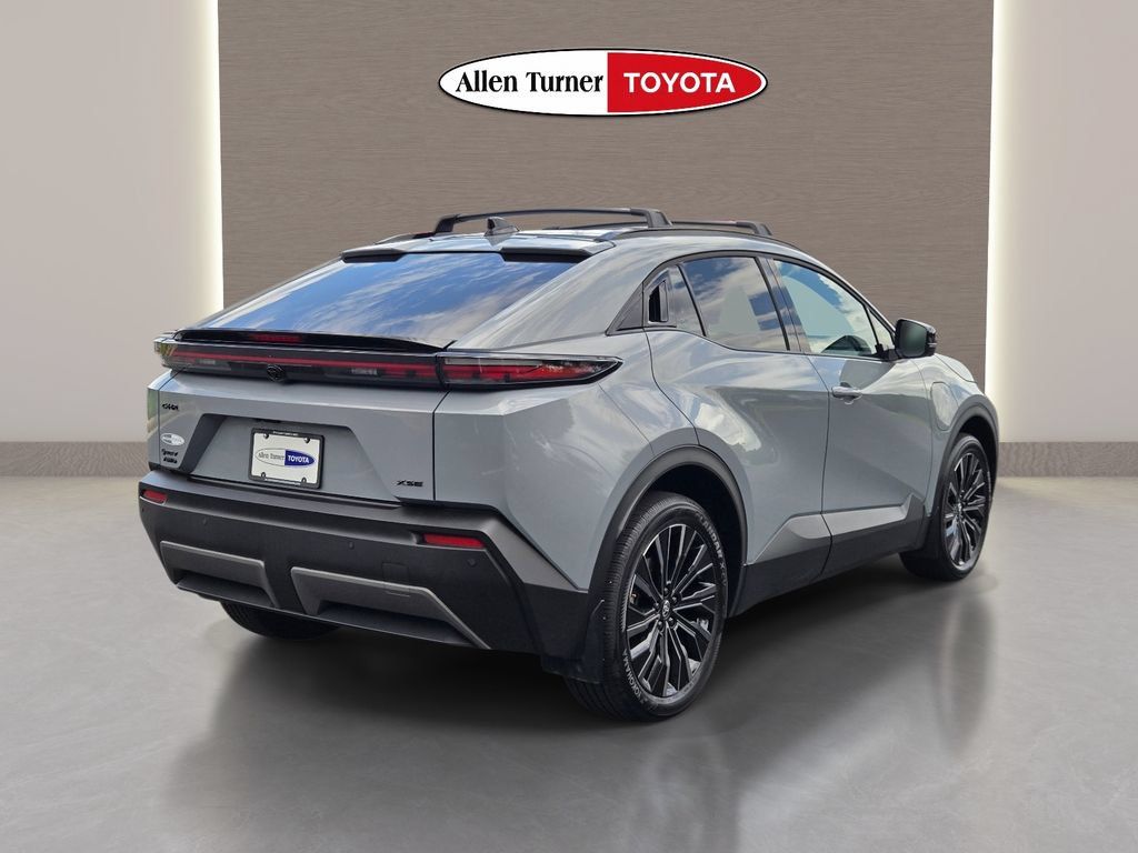 Used 2026 Toyota C-HR AWD/4WD image 6