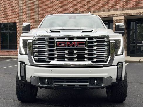 Used 2024 GMC Sierra 2500 Denali w/ Denali Reserve Package AWD/4WD image 9