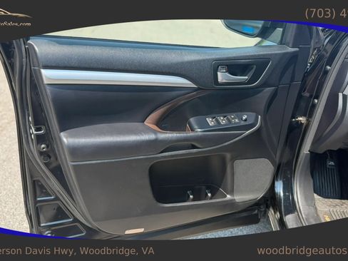 Used 2017 Toyota Highlander XLE AWD/4WD image 9