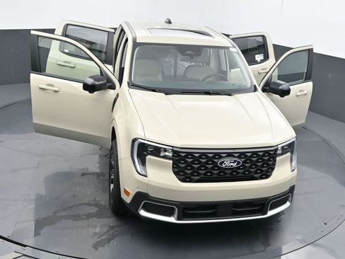 New 2025 Ford Maverick Lariat w/ 4K Tow Package image 56