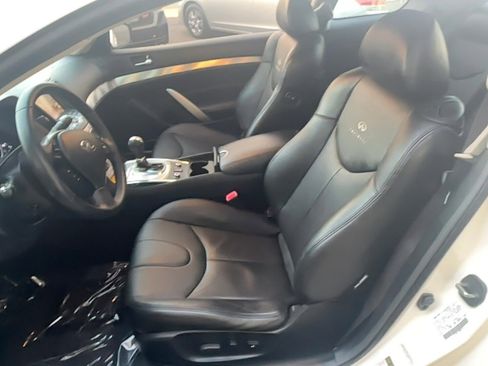 Used 2013 INFINITI G37 x Coupe w/ Premium Pkg image 6