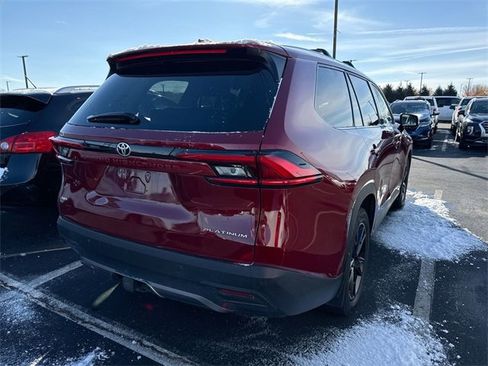 Used 2024 Toyota Grand Highlander Platinum image 3