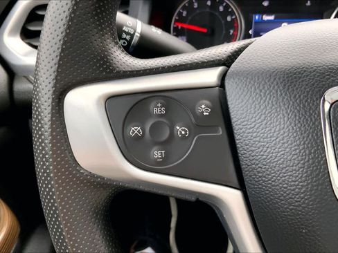 Used 2023 GMC Acadia SLE w/ Driver Convenience Package image 22